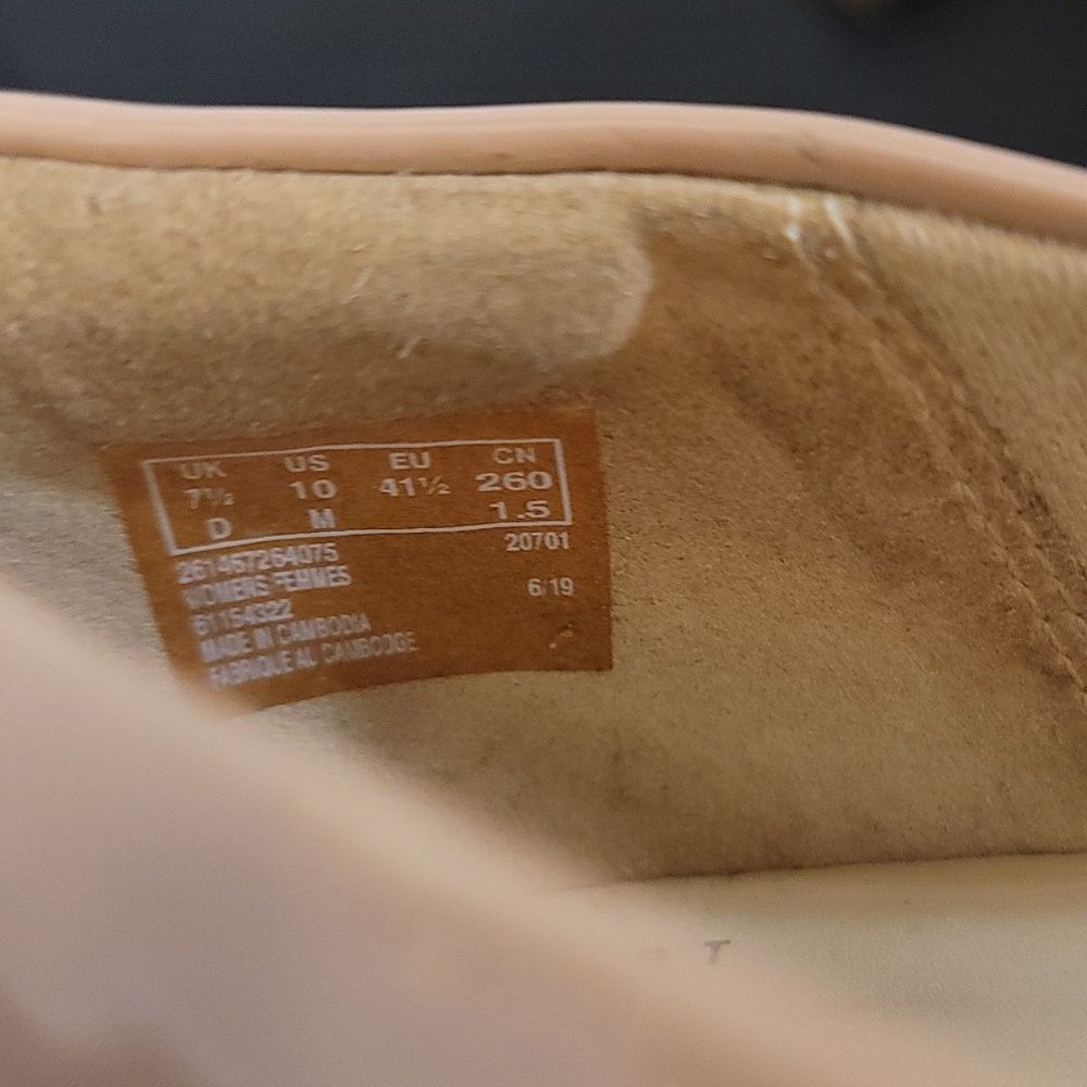 CLARKS COLLECTION ROUND TOE SLIP-ON PUMP - Picture 15 of 16